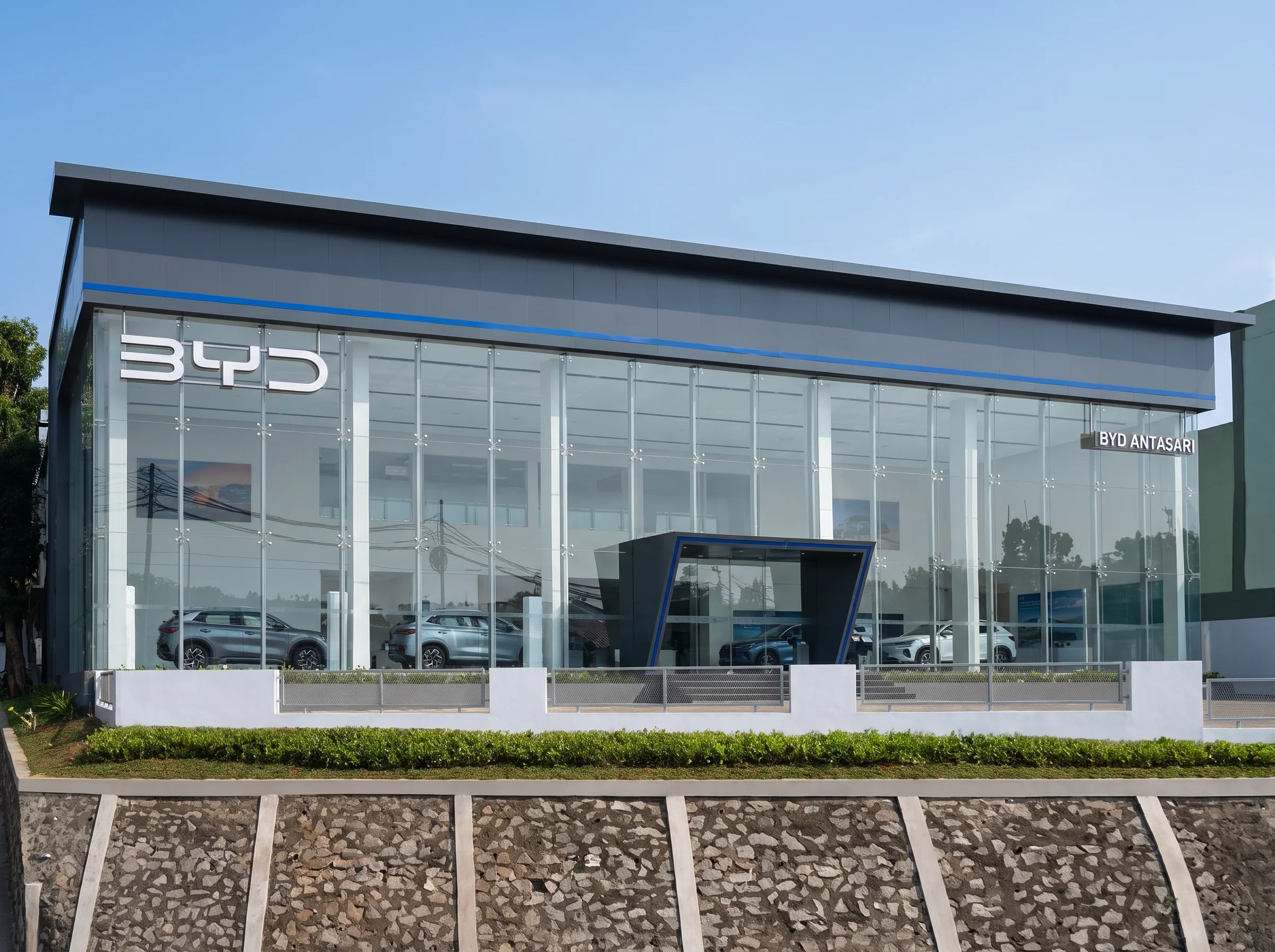 Showroom Dealer Mobil BYD BIPO Antasari Jakarta